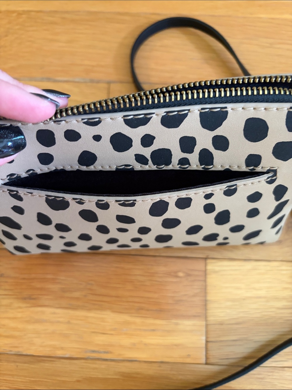 Universal Thread Crossbody - Picture 3 of 3